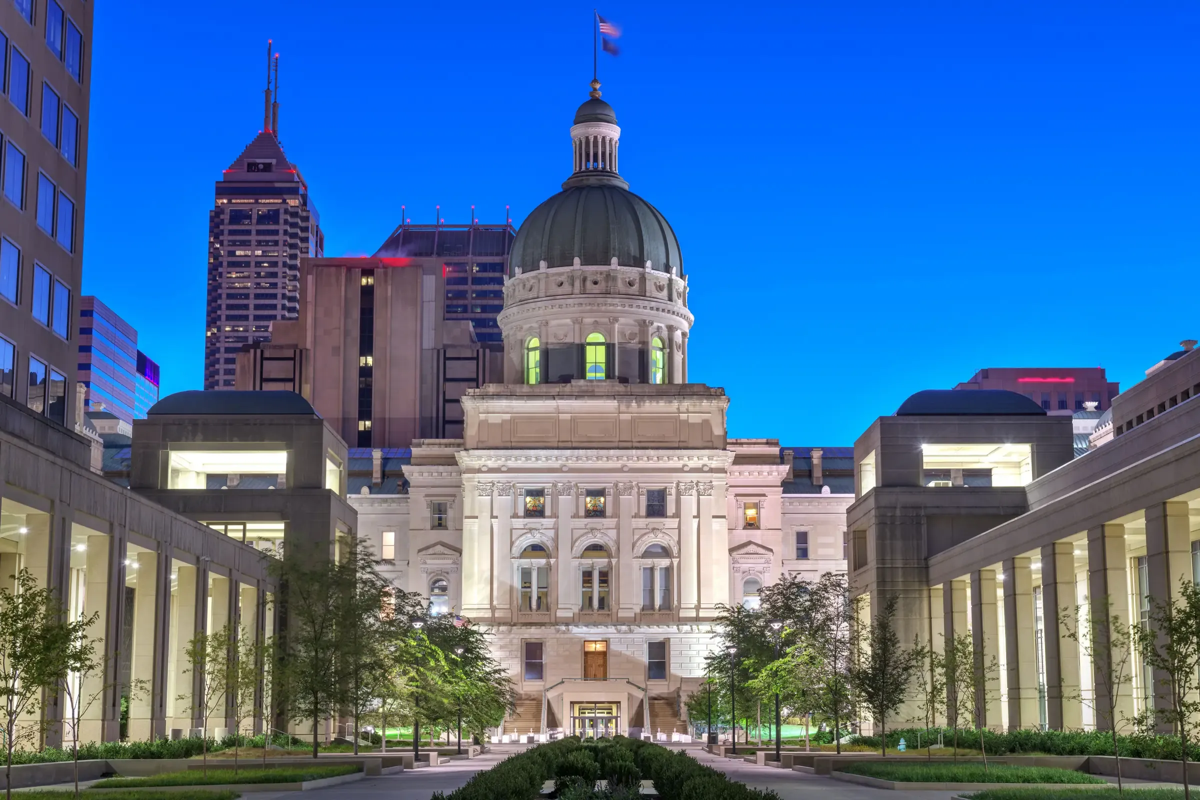 The Indiana State Capitol in Indianapolis at dusk